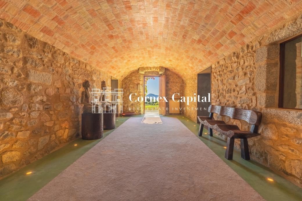 10 makuuhuone Maalaistalo myytävänä paikassa Macanet de Cabrenys mukana 
autotalli - 2 700 000 € (Ref: 9390389)