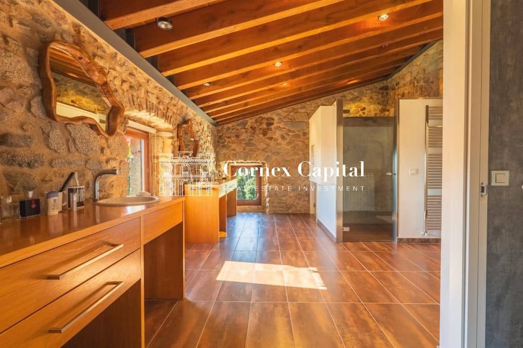 10 makuuhuone Maalaistalo myytävänä paikassa Macanet de Cabrenys mukana 
autotalli - 2 700 000 € (Ref: 9390389)