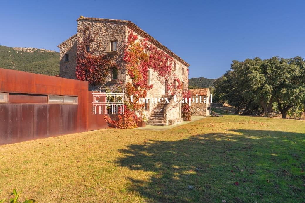 10 makuuhuone Maalaistalo myytävänä paikassa Macanet de Cabrenys mukana 
autotalli - 2 700 000 € (Ref: 9390389)