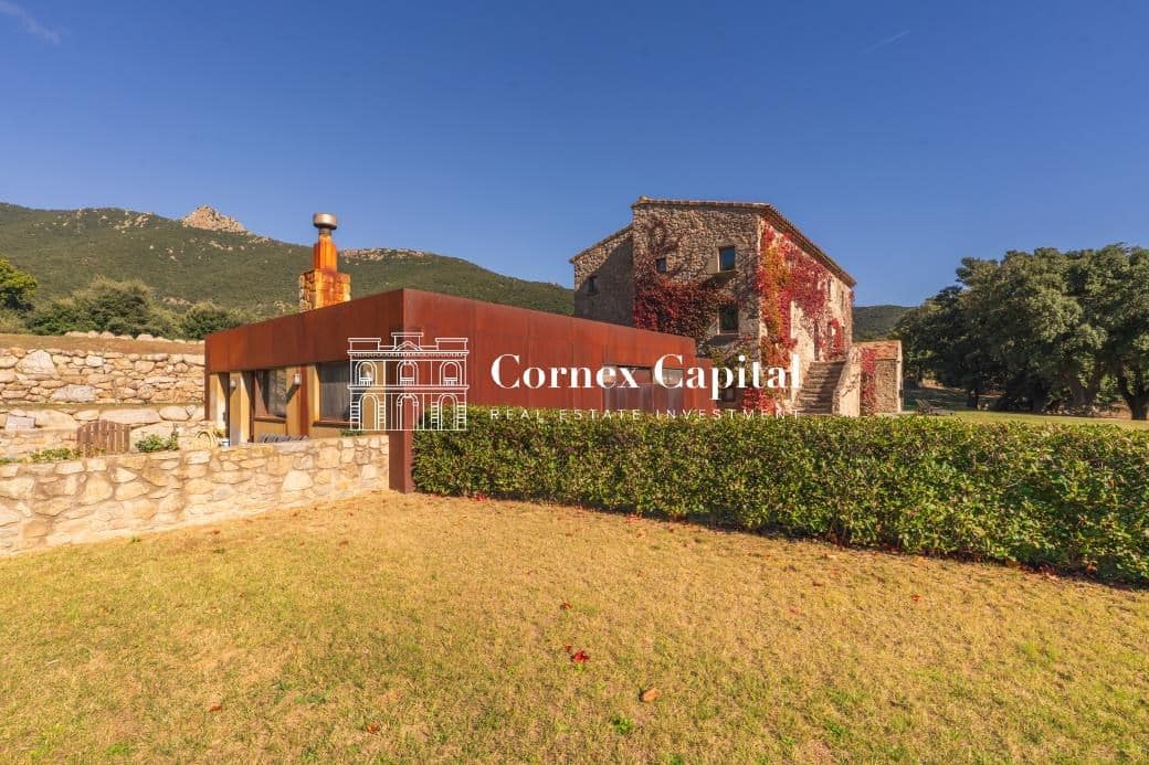 10 makuuhuone Maalaistalo myytävänä paikassa Macanet de Cabrenys mukana 
autotalli - 2 700 000 € (Ref: 9390389)