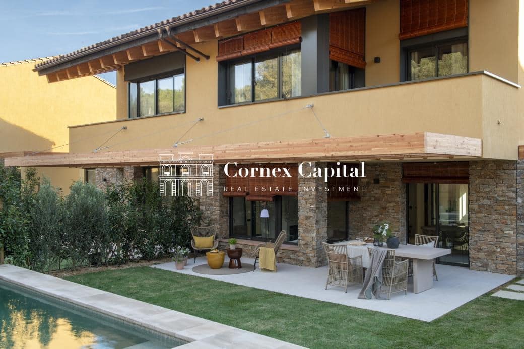 4 bedroom Terraced Villa for sale in Regencos with pool garage - € 789,000 (Ref: 9395788)