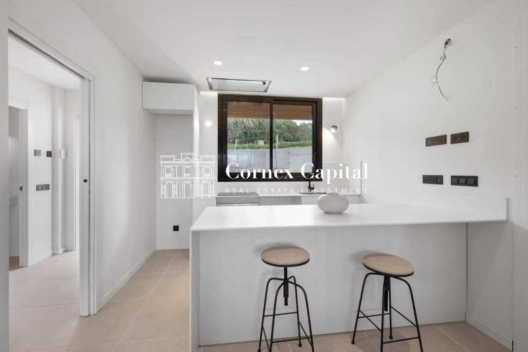 4 soverom Rekkehus til salgs i Regencos med svømmebasseng garasje - € 740 000 (Ref: 9395789)