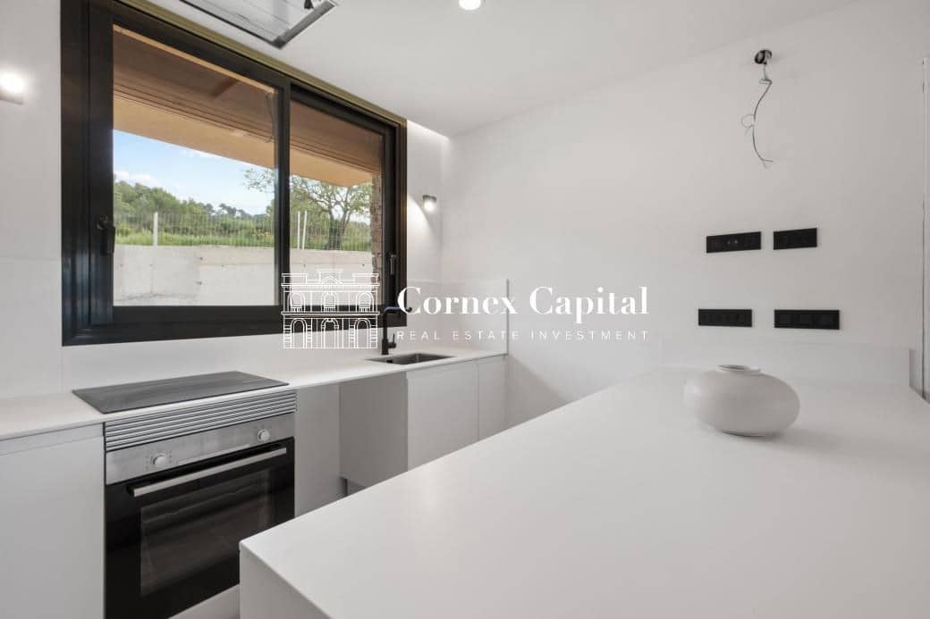 4 soverom Rekkehus til salgs i Regencos med svømmebasseng garasje - € 740 000 (Ref: 9395789)