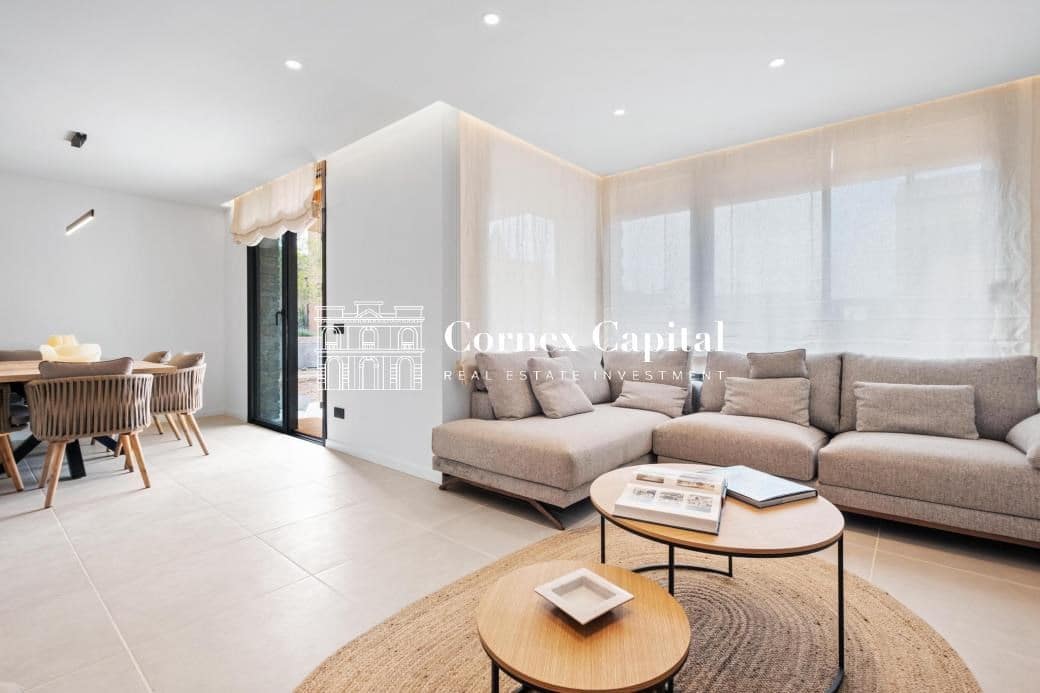 4 soverom Rekkehus til salgs i Regencos med svømmebasseng garasje - € 740 000 (Ref: 9395789)