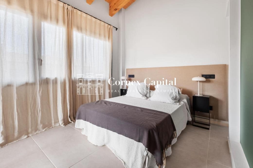 4 soverom Rekkehus til salgs i Regencos med svømmebasseng garasje - € 740 000 (Ref: 9395789)