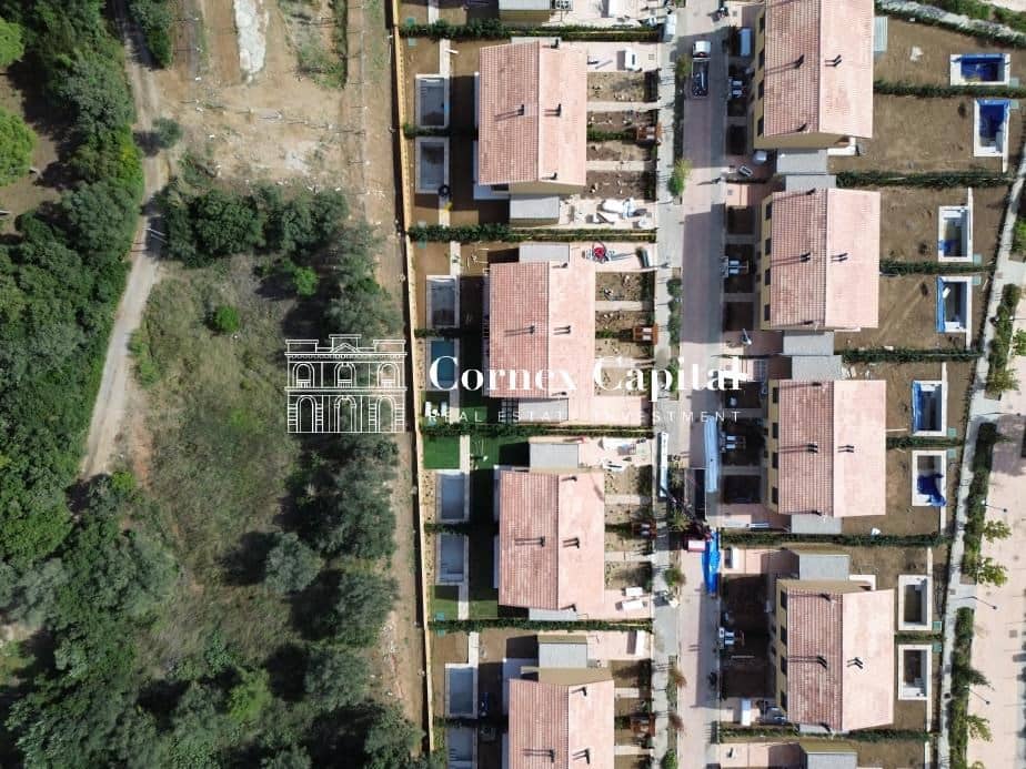 4 soverom Rekkehus til salgs i Regencos med svømmebasseng garasje - € 740 000 (Ref: 9395789)