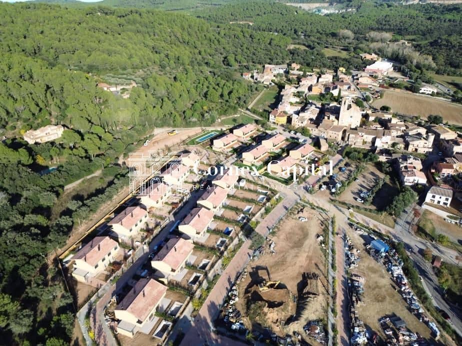 4 soverom Rekkehus til salgs i Regencos med svømmebasseng garasje - € 740 000 (Ref: 9395789)