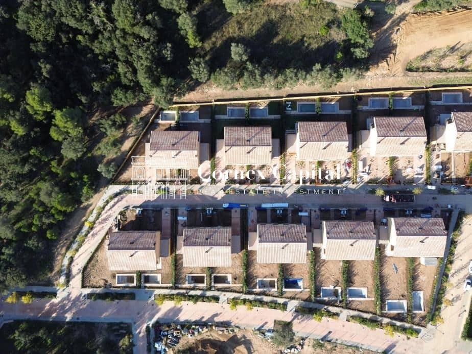 4 soverom Rekkehus til salgs i Regencos med svømmebasseng garasje - € 740 000 (Ref: 9395789)