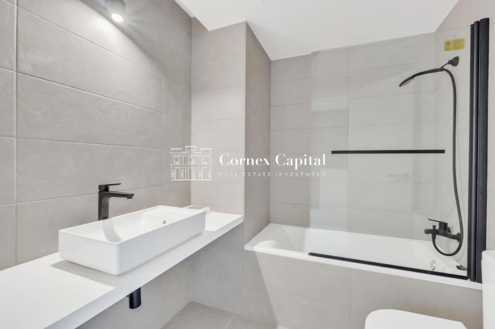 4 soverom Rekkehus til salgs i Regencos med svømmebasseng garasje - € 740 000 (Ref: 9395789)