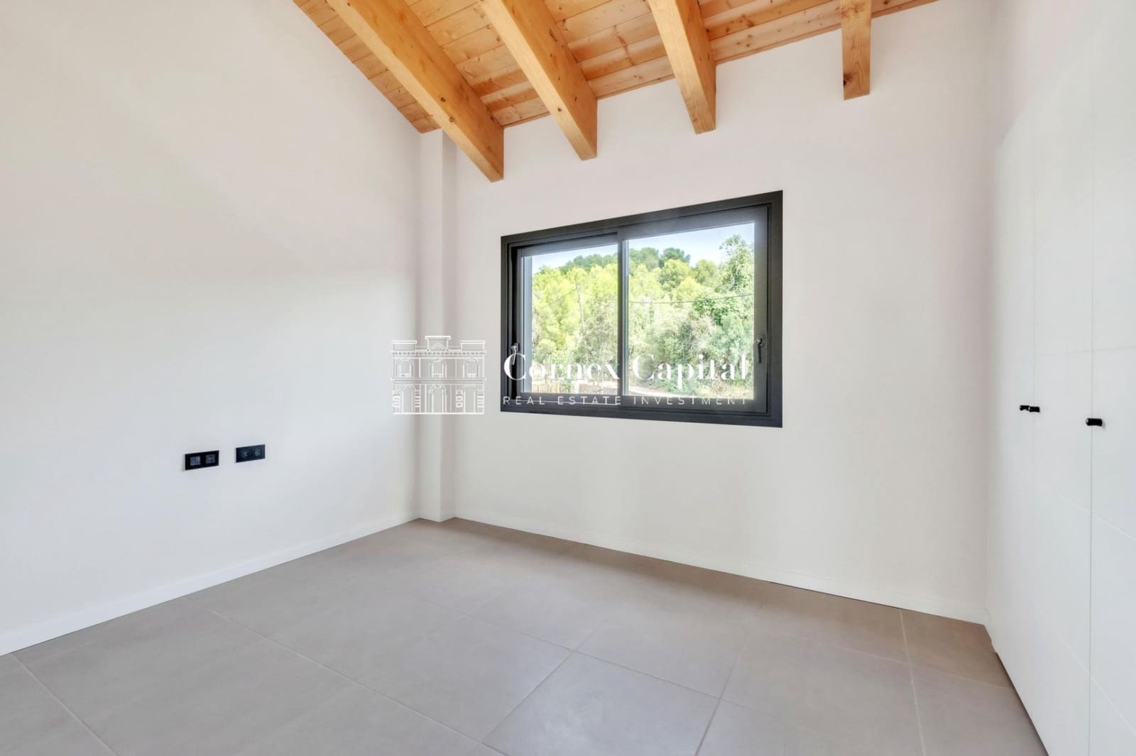 4 soverom Rekkehus til salgs i Regencos med svømmebasseng garasje - € 740 000 (Ref: 9395789)