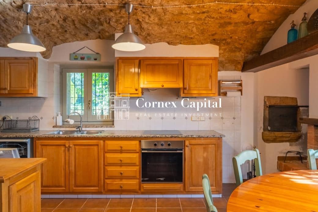 8 soveværelse Finca/Landehus til salg i Forallac med swimmingpool garage - € 2.600.000 (Ref: 9410730)