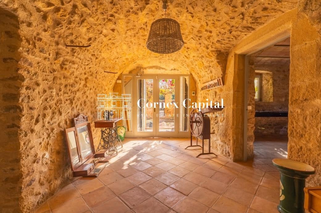 8 soveværelse Finca/Landehus til salg i Forallac med swimmingpool garage - € 2.600.000 (Ref: 9410730)