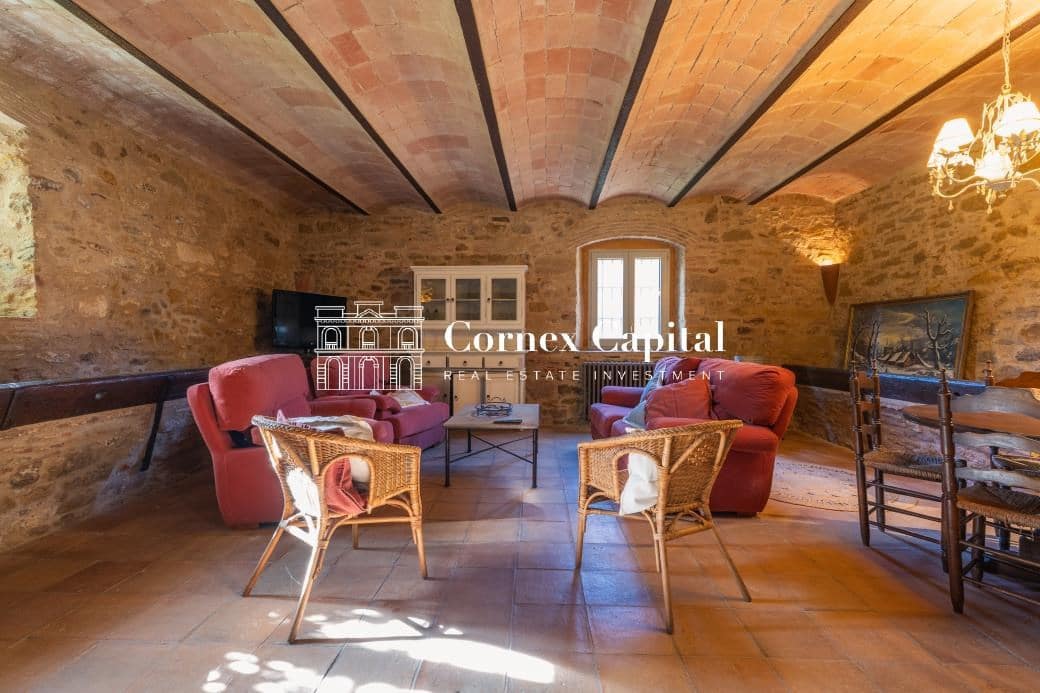 8 soveværelse Finca/Landehus til salg i Forallac med swimmingpool garage - € 2.600.000 (Ref: 9410730)