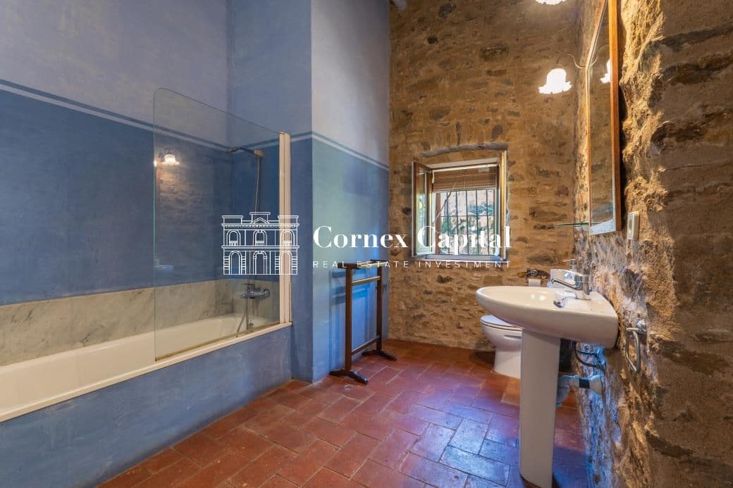 8 soveværelse Finca/Landehus til salg i Forallac med swimmingpool garage - € 2.600.000 (Ref: 9410730)