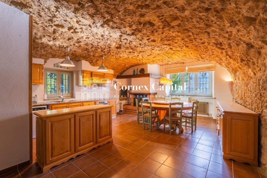 8 soveværelse Finca/Landehus til salg i Forallac med swimmingpool garage - € 2.600.000 (Ref: 9410730)