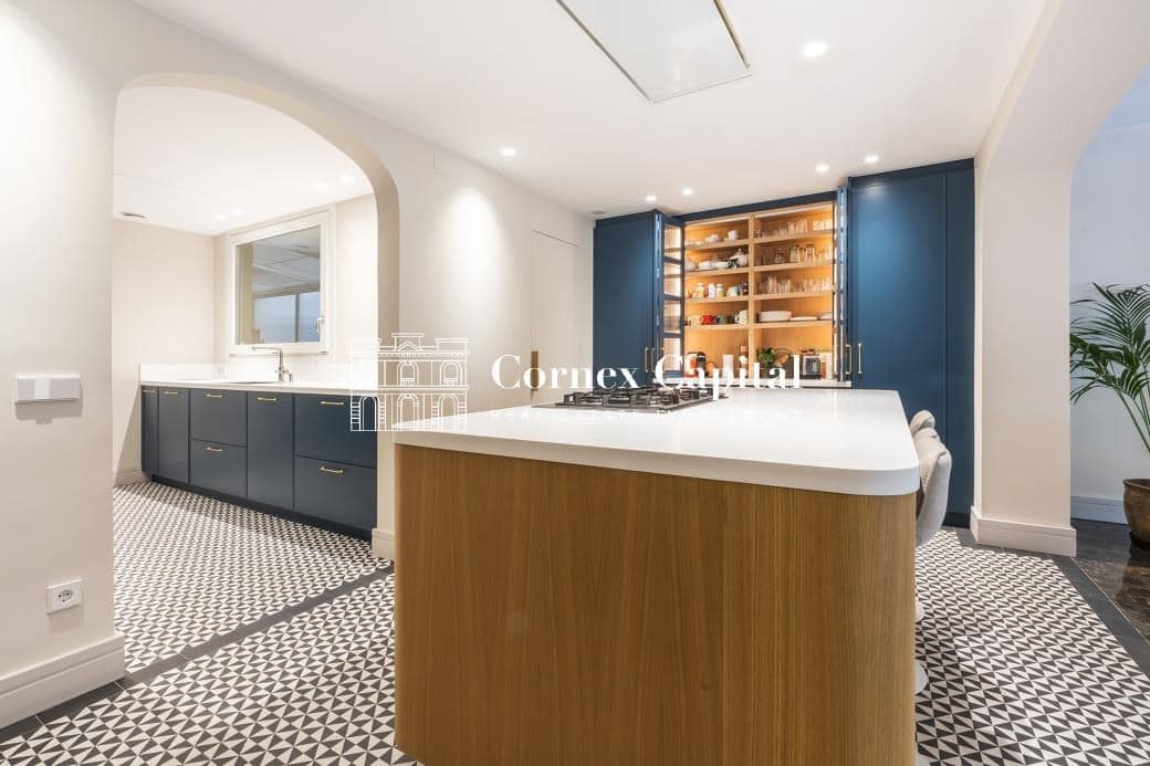 4 sovrum Lägenhet till salu i Barcelona stad med garage - 1 940 000 € (Ref: 9422073)