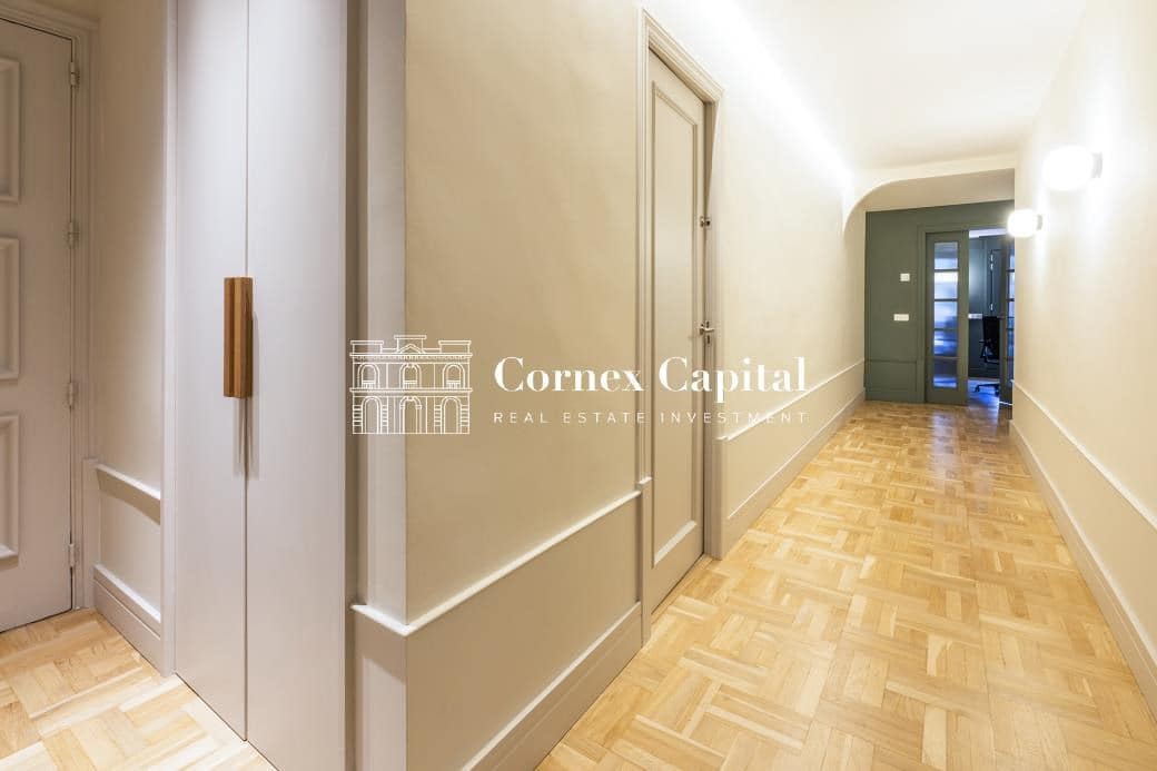 4 sovrum Lägenhet till salu i Barcelona stad med garage - 1 940 000 € (Ref: 9422073)