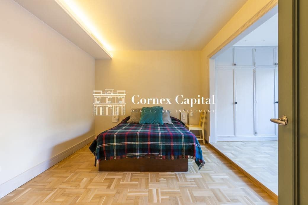 4 sovrum Lägenhet till salu i Barcelona stad med garage - 1 940 000 € (Ref: 9422073)