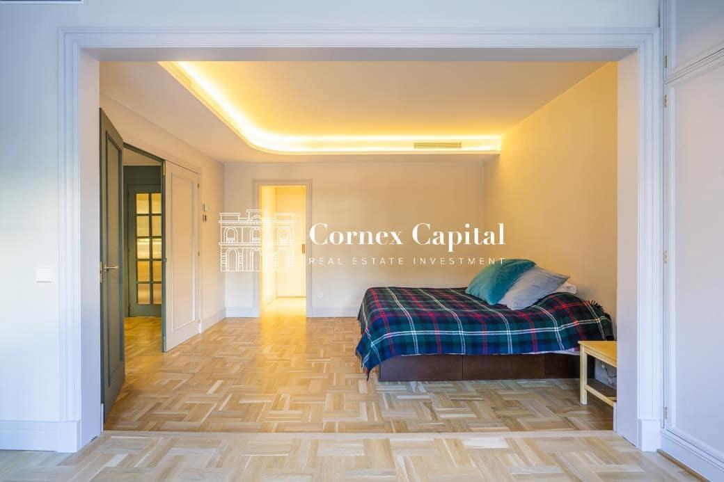 4 sovrum Lägenhet till salu i Barcelona stad med garage - 1 940 000 € (Ref: 9422073)