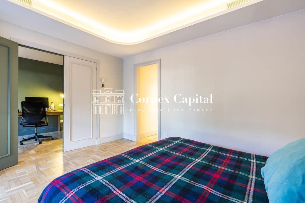 4 sovrum Lägenhet till salu i Barcelona stad med garage - 1 940 000 € (Ref: 9422073)