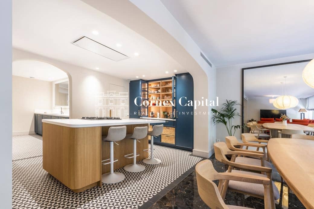 4 sovrum Lägenhet till salu i Barcelona stad med garage - 1 940 000 € (Ref: 9422073)