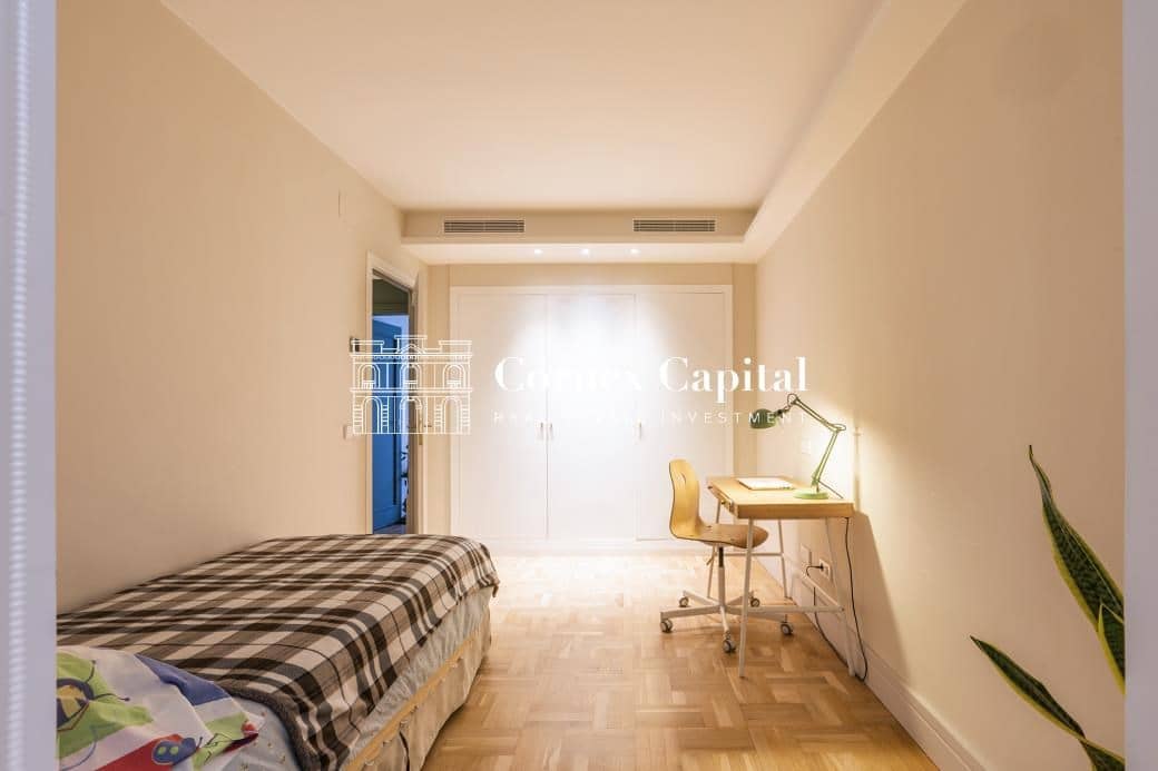 4 sovrum Lägenhet till salu i Barcelona stad med garage - 1 940 000 € (Ref: 9422073)