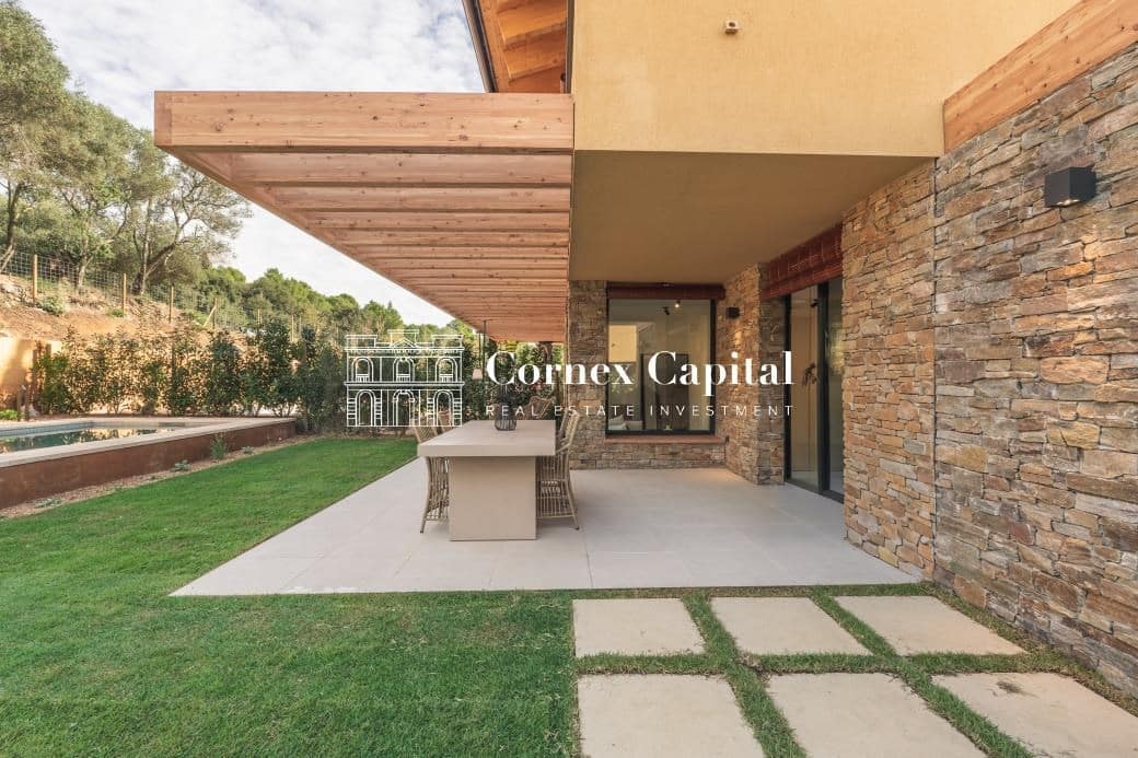 Adosado de 4 habitaciones en Begur en venta con piscina garaje - 789.000 € (Ref: 9433297)