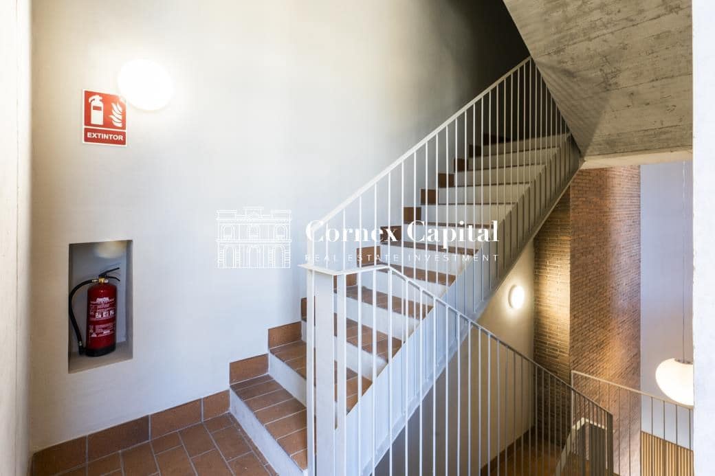 2 soveværelse Lejlighed til salg i Barcelona by - € 480.000 (Ref: 9433299)