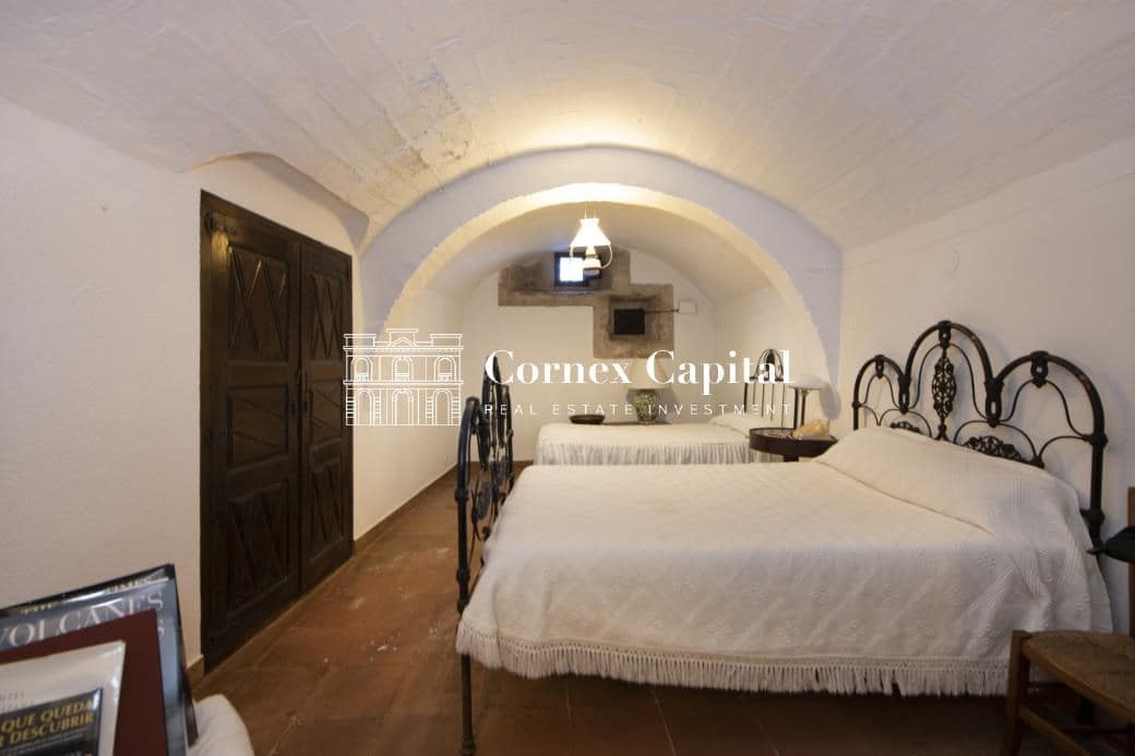 9 soveværelse Finca/Landehus til salg i Forallac med swimmingpool garage - € 2.300.000 (Ref: 9450999)