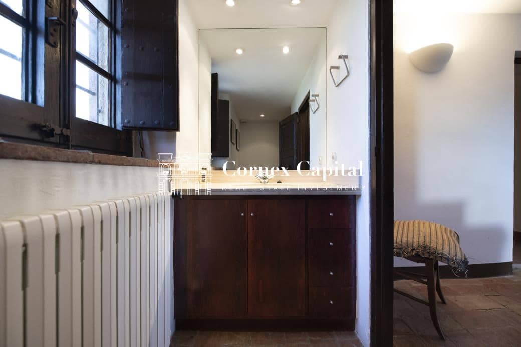 9 soveværelse Finca/Landehus til salg i Forallac med swimmingpool garage - € 2.300.000 (Ref: 9450999)