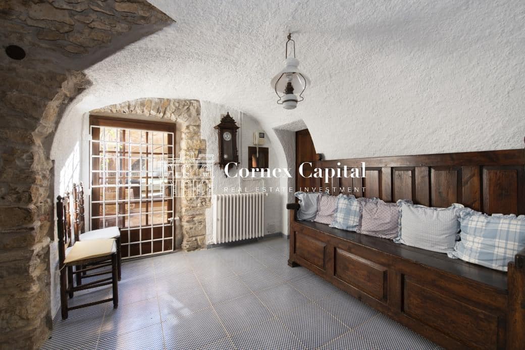 9 soveværelse Finca/Landehus til salg i Forallac med swimmingpool garage - € 2.300.000 (Ref: 9450999)