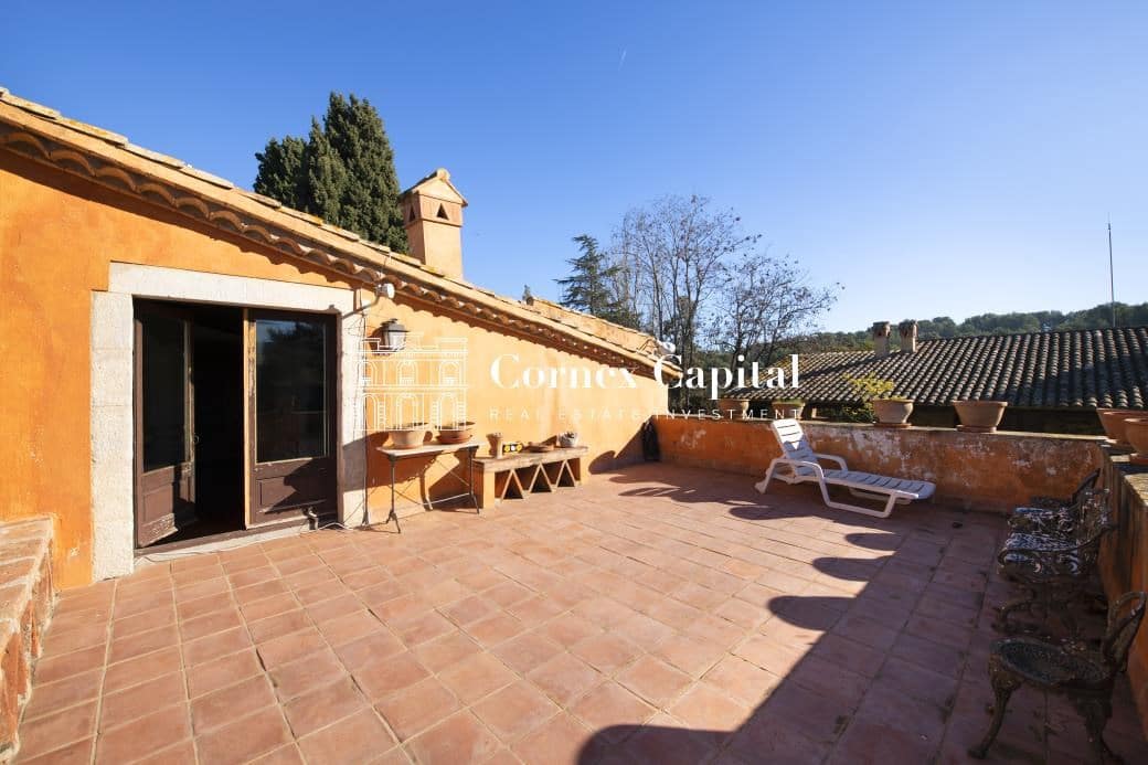 9 soveværelse Finca/Landehus til salg i Forallac med swimmingpool garage - € 2.300.000 (Ref: 9450999)