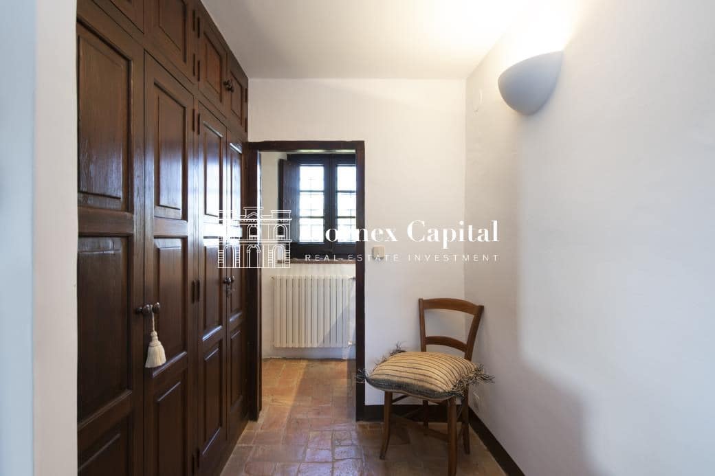 9 soveværelse Finca/Landehus til salg i Forallac med swimmingpool garage - € 2.300.000 (Ref: 9450999)