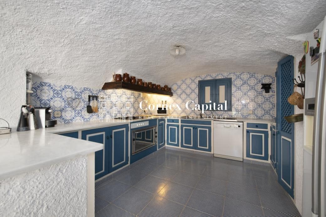 9 soveværelse Finca/Landehus til salg i Forallac med swimmingpool garage - € 2.300.000 (Ref: 9450999)