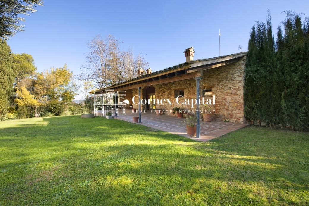 9 soveværelse Finca/Landehus til salg i Forallac med swimmingpool garage - € 2.300.000 (Ref: 9450999)