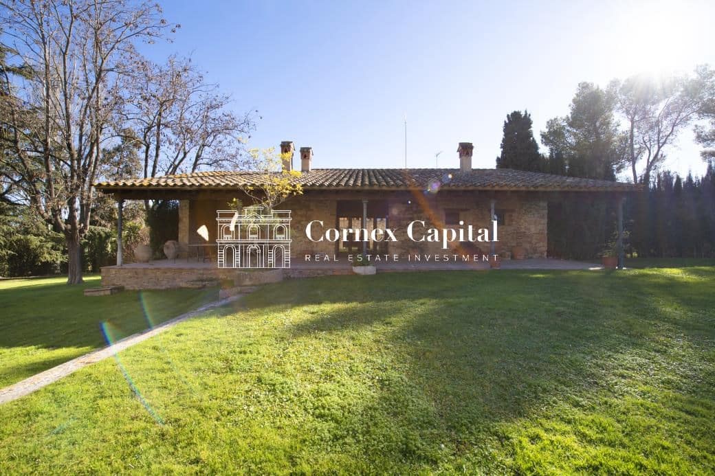 9 soveværelse Finca/Landehus til salg i Forallac med swimmingpool garage - € 2.300.000 (Ref: 9450999)