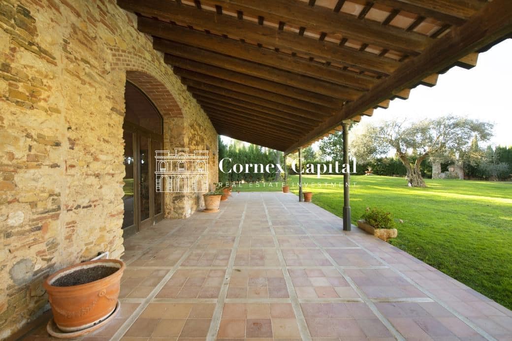 9 soveværelse Finca/Landehus til salg i Forallac med swimmingpool garage - € 2.300.000 (Ref: 9450999)