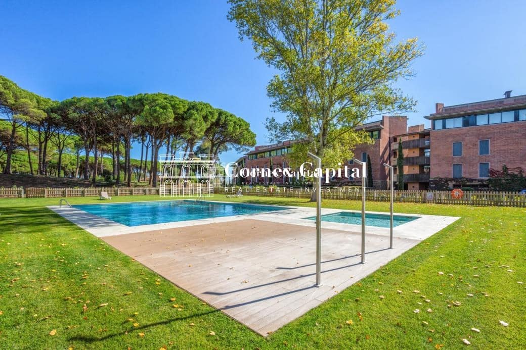 4 camera da letto Appartamento da affittare in Gualta con piscina garage - 2.500 € (Rif: 9451806)