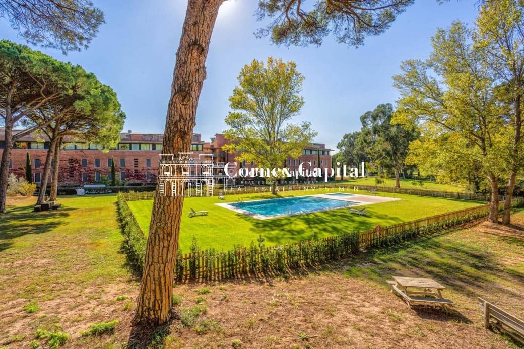 4 camera da letto Appartamento da affittare in Gualta con piscina garage - 2.500 € (Rif: 9451806)