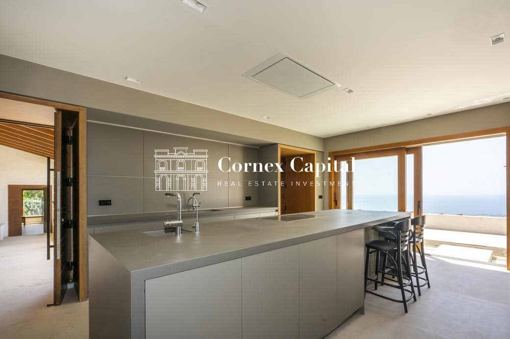 9 slaapkamer Villa te koop in Sant Andreu de Llavaneres met zwembad garage - € 17.000.000 (Ref: 9491144)