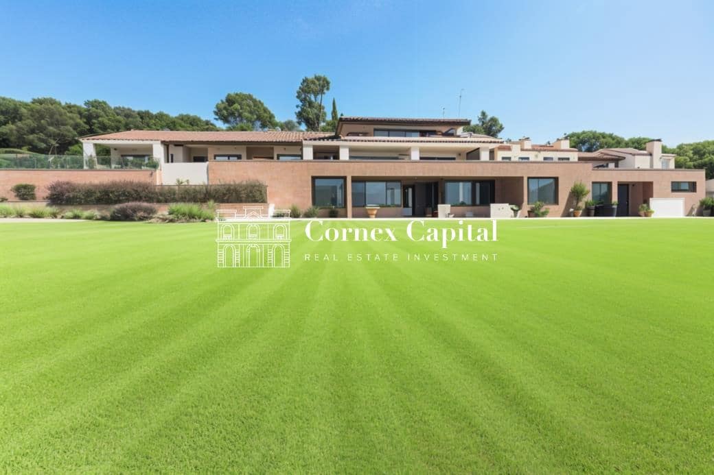 9 slaapkamer Villa te koop in Sant Andreu de Llavaneres met zwembad garage - € 17.000.000 (Ref: 9491144)