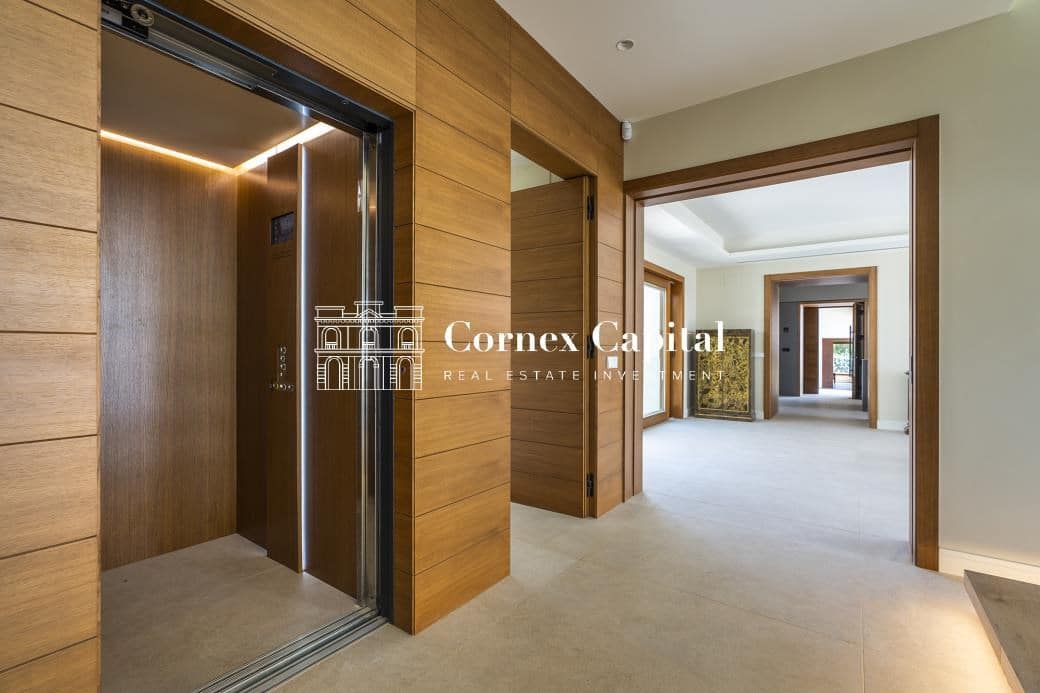 9 slaapkamer Villa te koop in Sant Andreu de Llavaneres met zwembad garage - € 17.000.000 (Ref: 9491144)