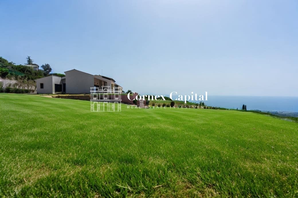 9 slaapkamer Villa te koop in Sant Andreu de Llavaneres met zwembad garage - € 17.000.000 (Ref: 9491144)