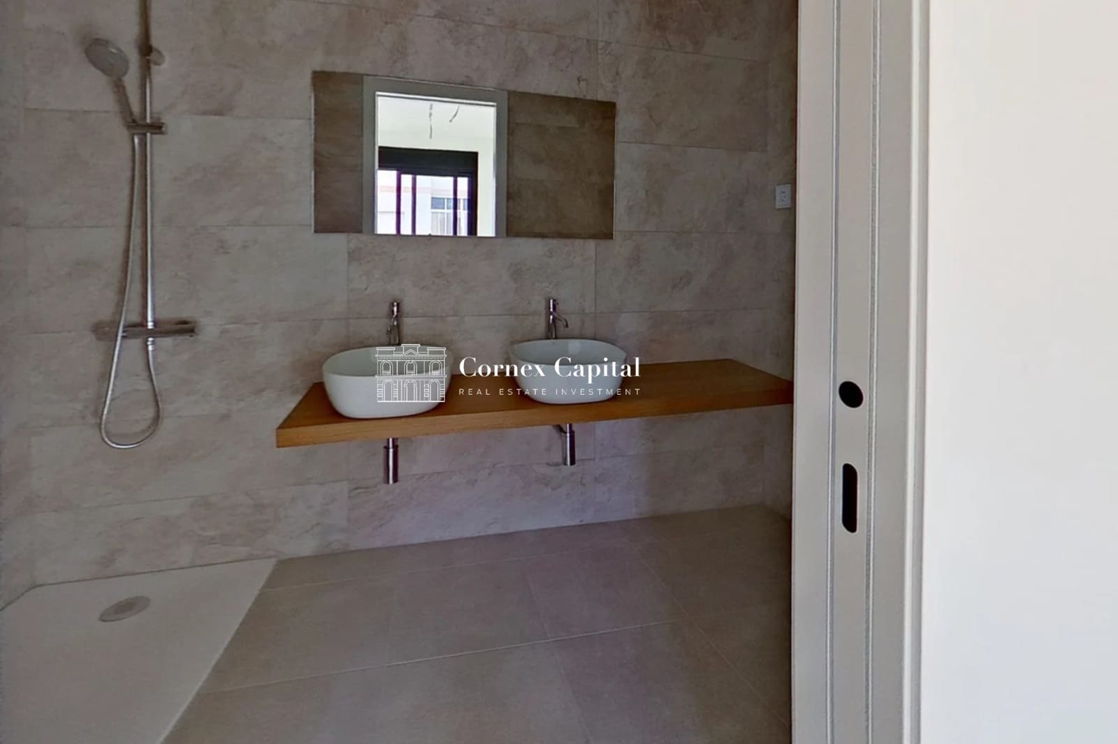 3 makuuhuone Huoneisto myytävänä paikassa L'Hospitalet de Llobregat mukana uima-altaan - 480 000 € (Ref: 9518783)