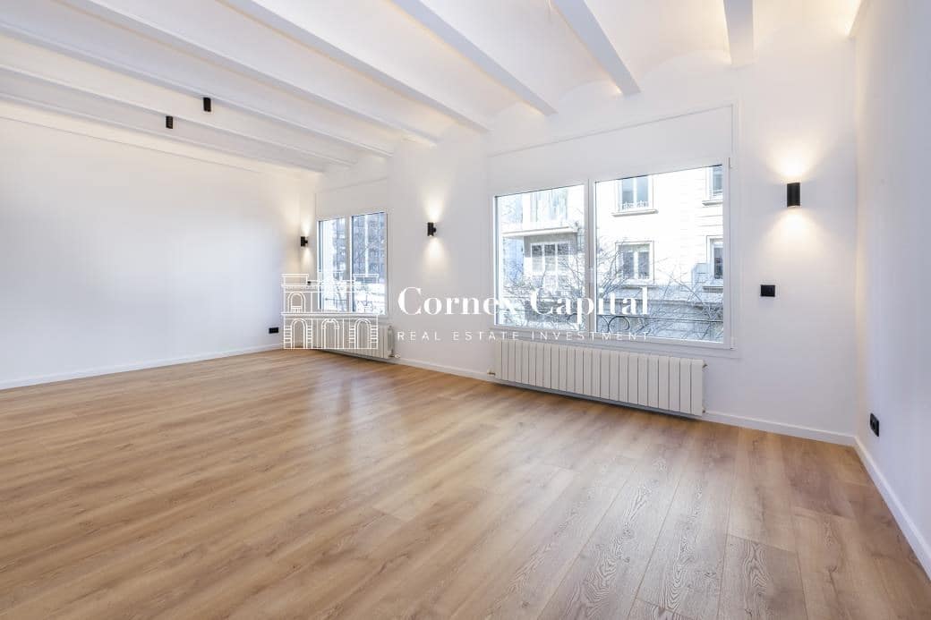 4 bedroom Apartment for sale in Barcelona city - € 1,250,000 (Ref: 9615227)