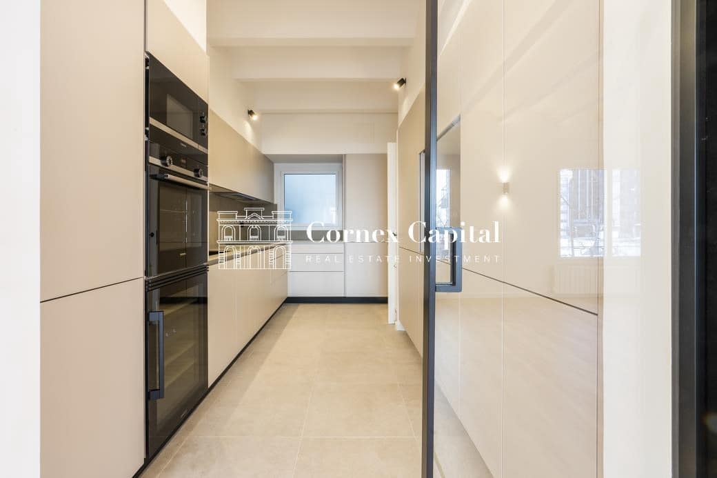 4 bedroom Apartment for sale in Barcelona city - € 1,250,000 (Ref: 9615227)