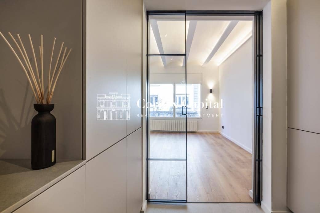 4 bedroom Apartment for sale in Barcelona city - € 1,250,000 (Ref: 9615227)