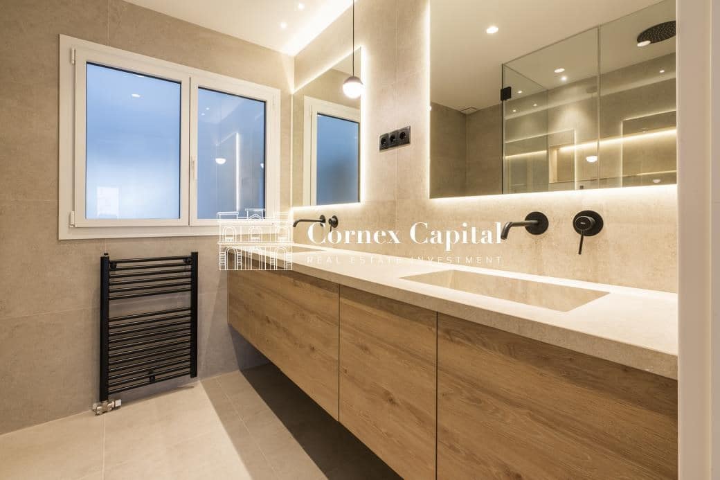 4 bedroom Apartment for sale in Barcelona city - € 1,250,000 (Ref: 9615227)