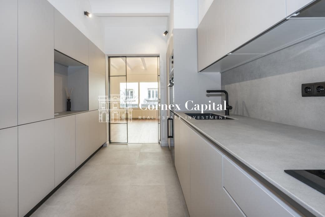 4 bedroom Apartment for sale in Barcelona city - € 1,250,000 (Ref: 9615227)