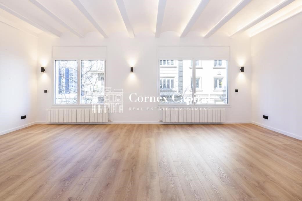 4 soveværelse Lejlighed til salg i Barcelona by - € 1.250.000 (Ref: 9615227)